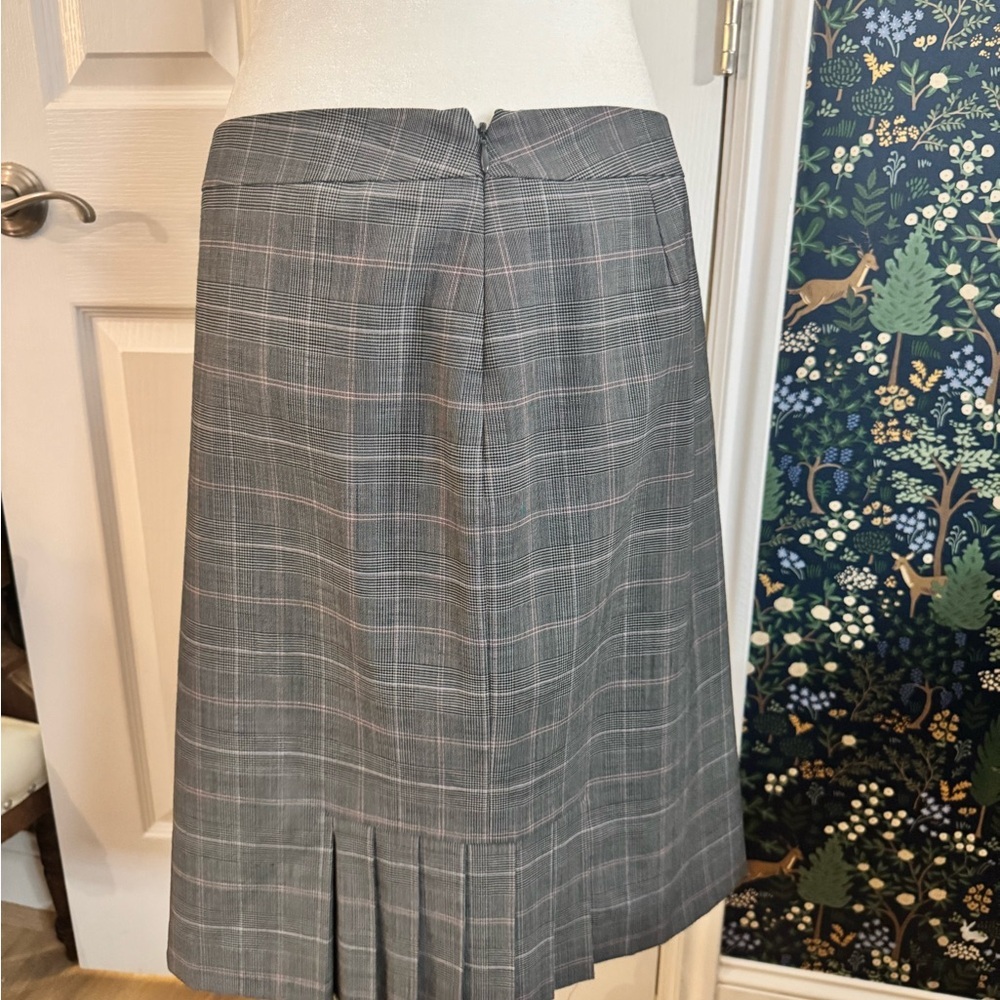 Tahari Gray and Pink Plaid A-Line Skirt - Picture 4 of 5
